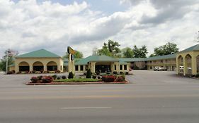 Golden Manor Inn & Suites